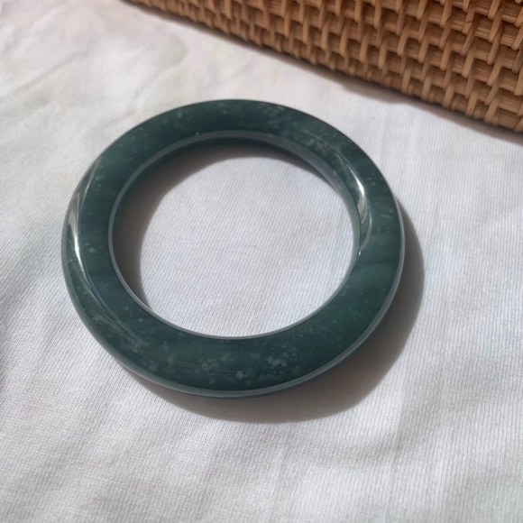 Genuine Grade A Jadeite Jade Bangle - Picture 2 of 5